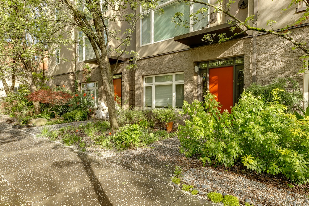 Irving Street Townhomes /Block 3 Photo